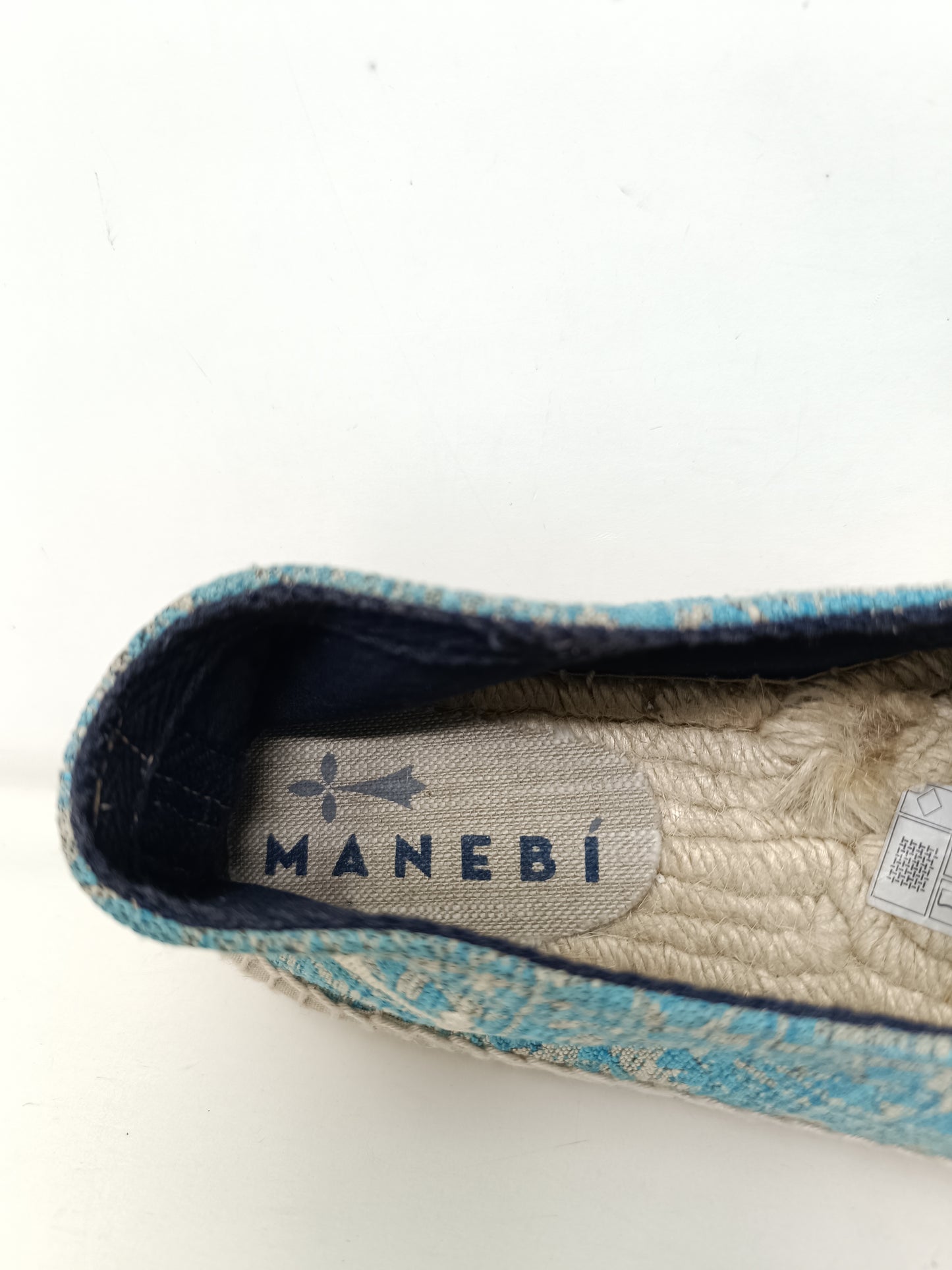Manebi